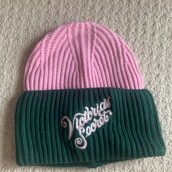 Victoria’s Secret Toque - Picture 1 of 5